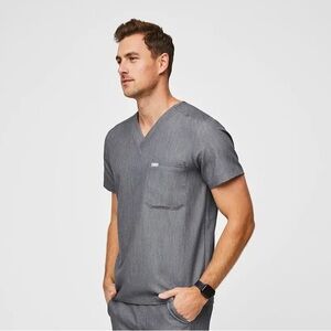 Figs Leon Three-Pocket Scrub Top